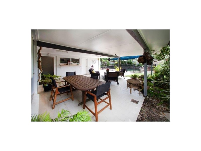 14 Leon Close, Brinsmead QLD 4870