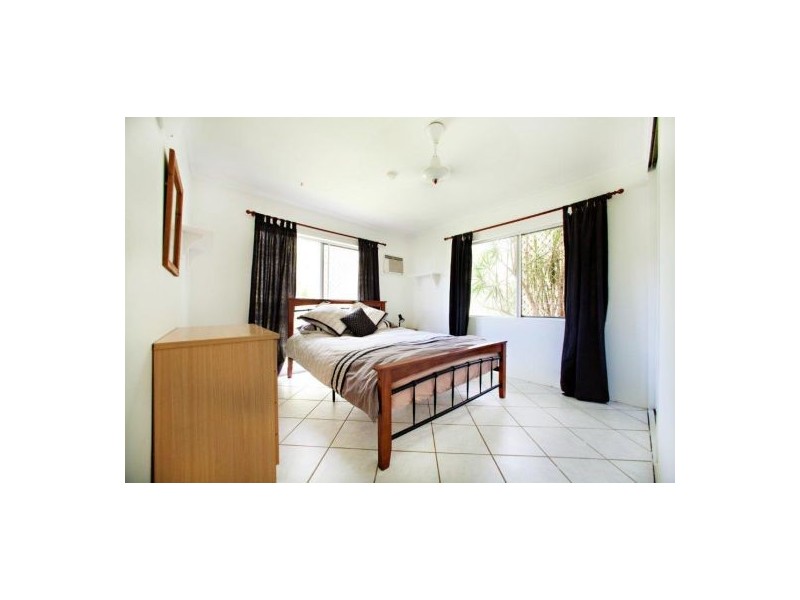 14 Leon Close, Brinsmead QLD 4870