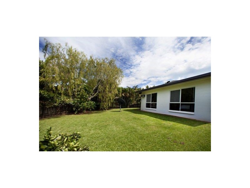 14 Leon Close, Brinsmead QLD 4870