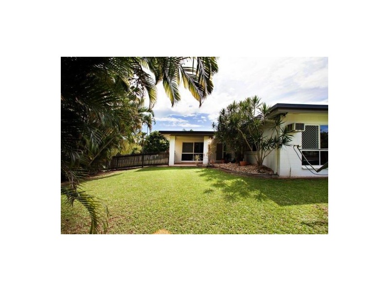 14 Leon Close, Brinsmead QLD 4870