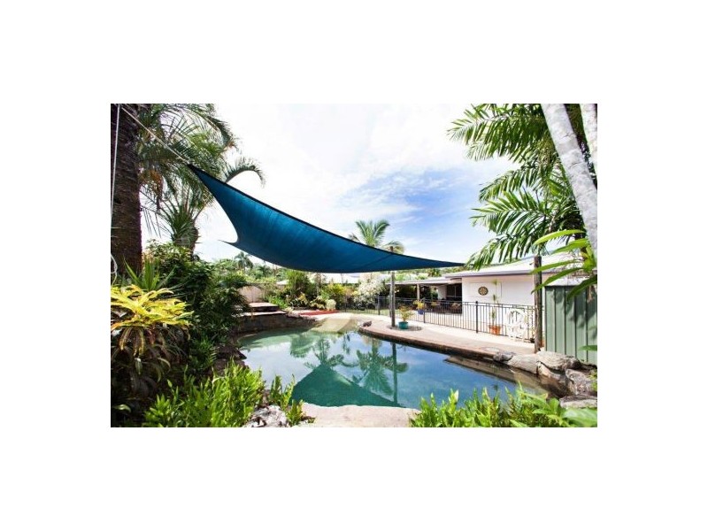 14 Leon Close, Brinsmead QLD 4870