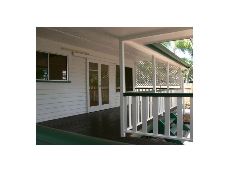 20 Hudson Street, Whitfield QLD 4870