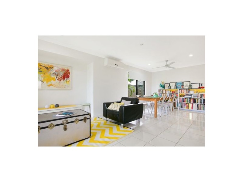 46 City View Crescent, Mooroobool QLD 4870