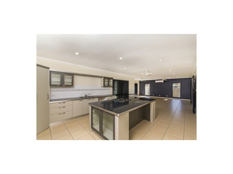 199 McFarlane Drive, Kanimbla QLD 4870