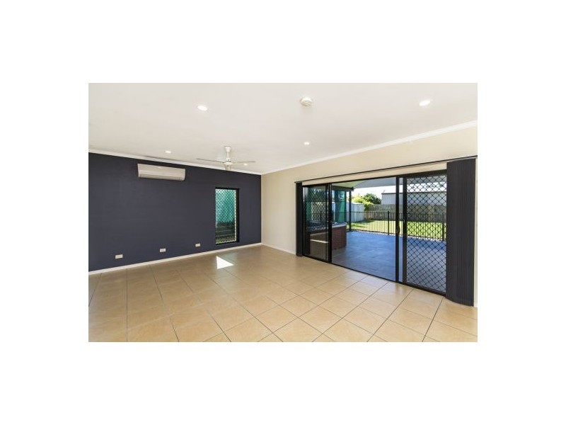 199 McFarlane Drive, Kanimbla QLD 4870