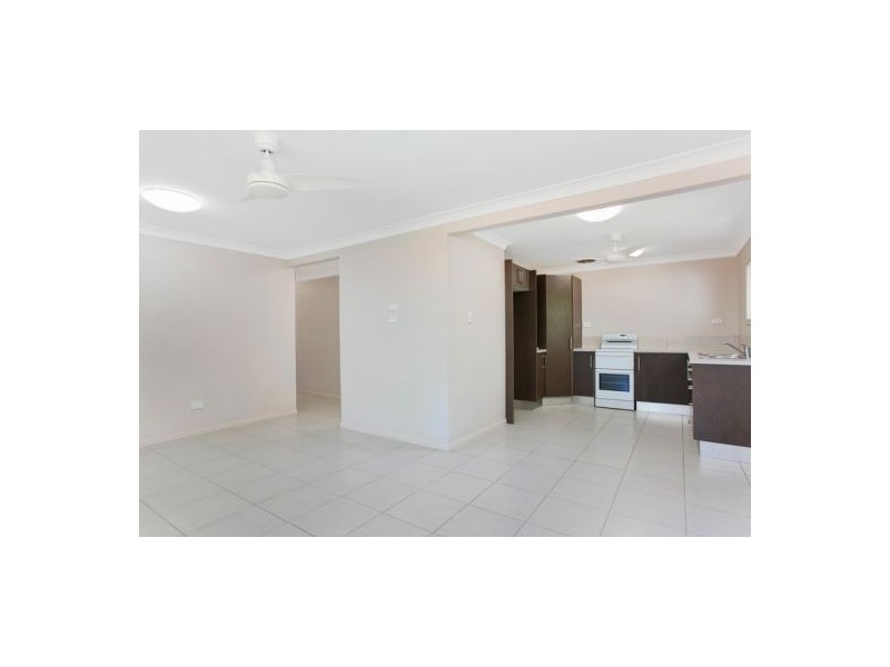 9 Melaleuca Street, Manunda QLD 4870