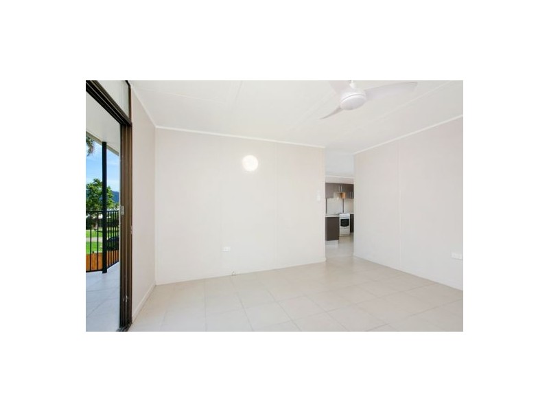 9 Melaleuca Street, Manunda QLD 4870