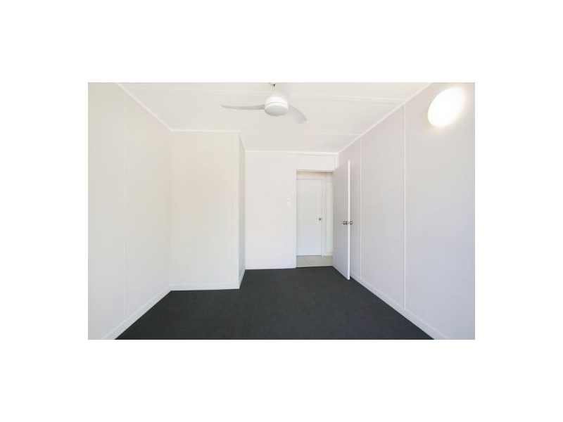 9 Melaleuca Street, Manunda QLD 4870