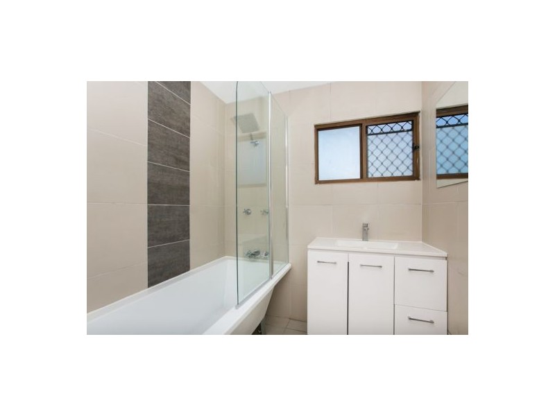 9 Melaleuca Street, Manunda QLD 4870