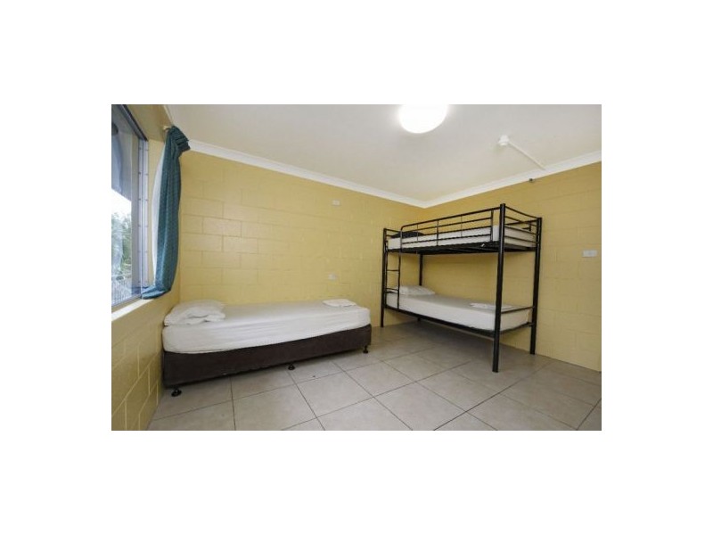 2/241 Sheridan Street, Cairns North QLD 4870