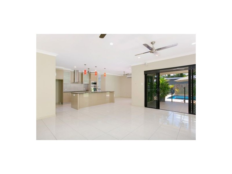 1A Byrnes Close, Whitfield QLD 4870