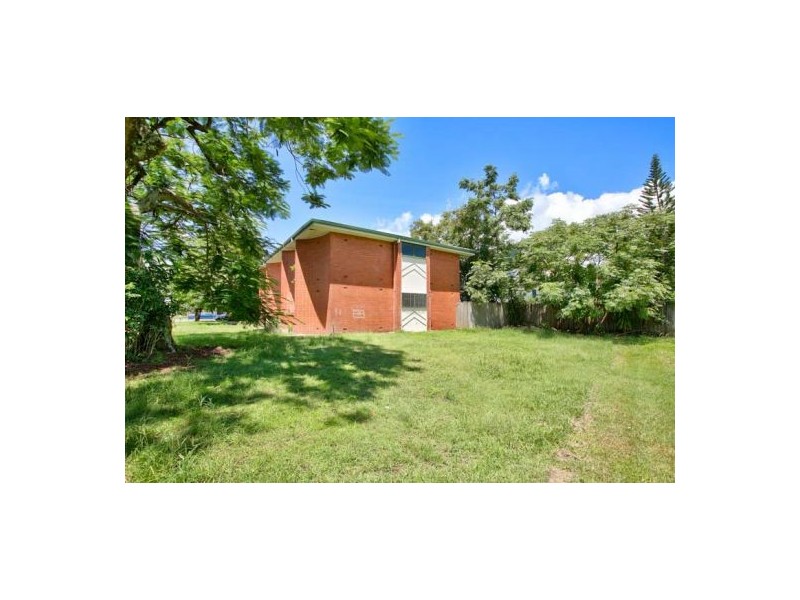 15 Digger St, Cairns North QLD 4870