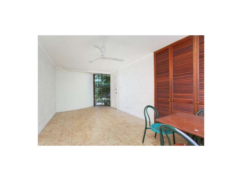 15 Digger St, Cairns North QLD 4870