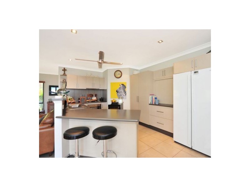 108 McFarlane Drive, Kanimbla QLD 4870