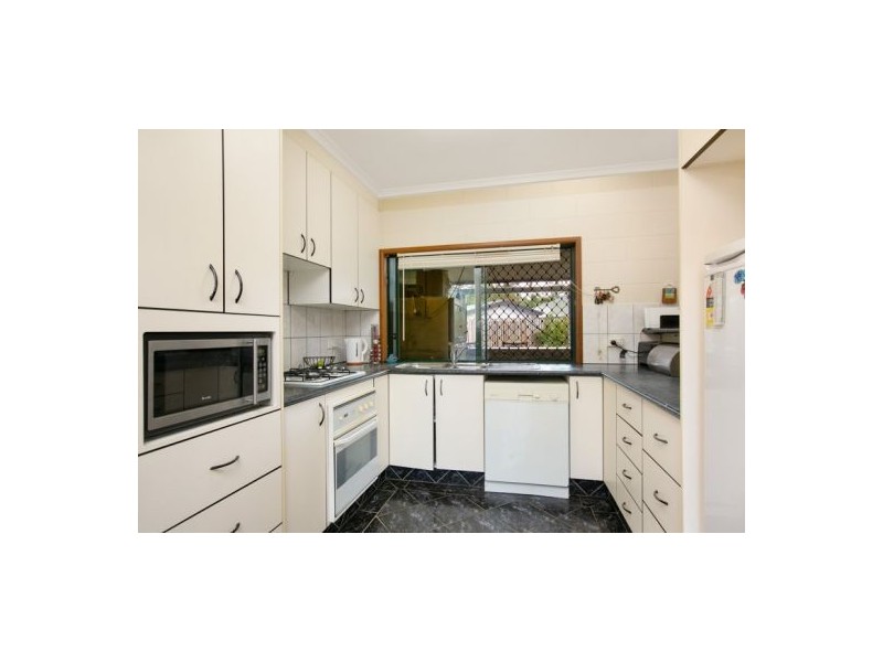 4 Meillion Court, White Rock QLD 4868