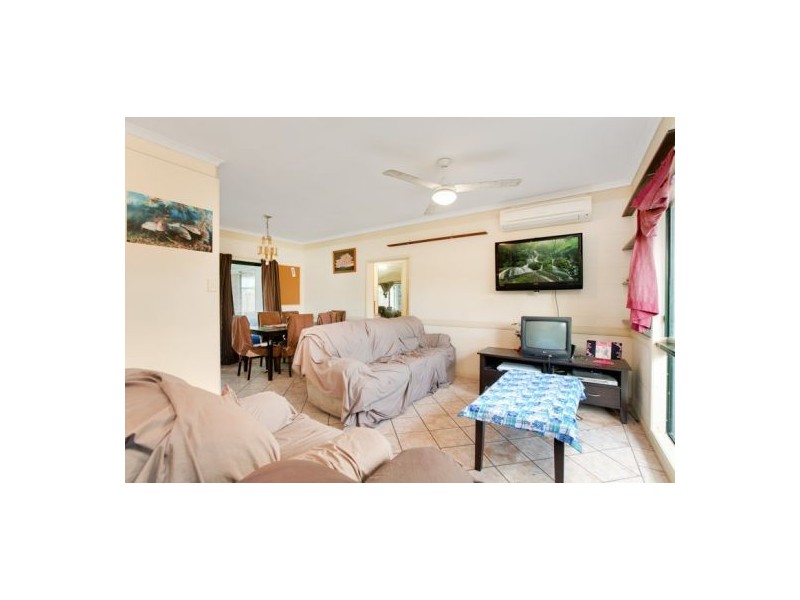 4 Meillion Court, White Rock QLD 4868