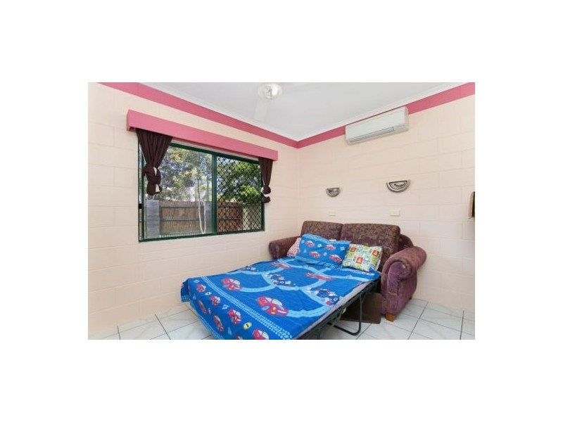 4 Meillion Court, White Rock QLD 4868