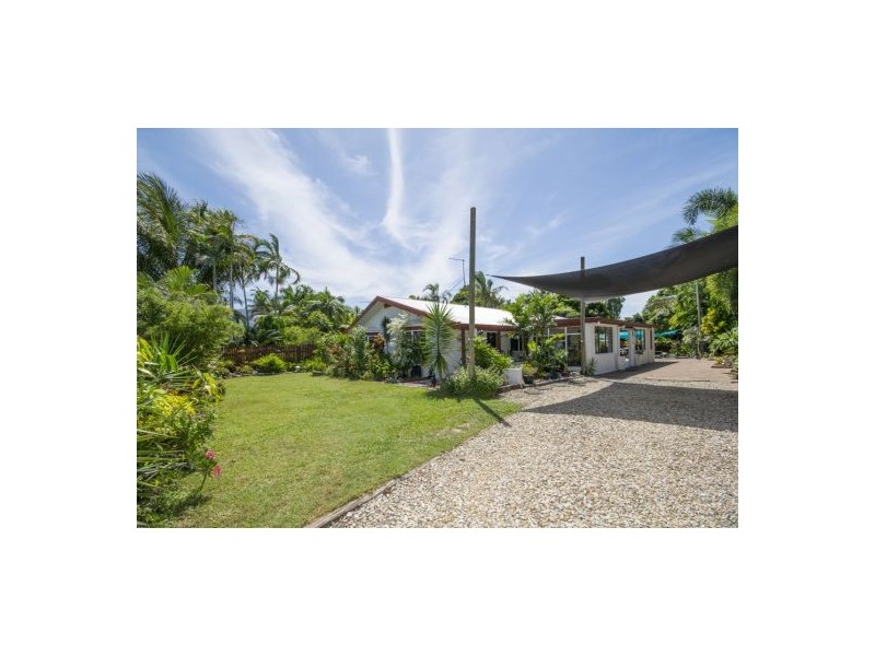 6 Summertime Close, Trinity Park QLD 4879