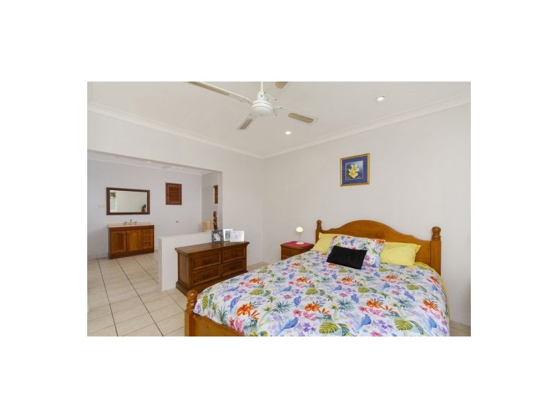 6 Summertime Close, Trinity Park QLD 4879