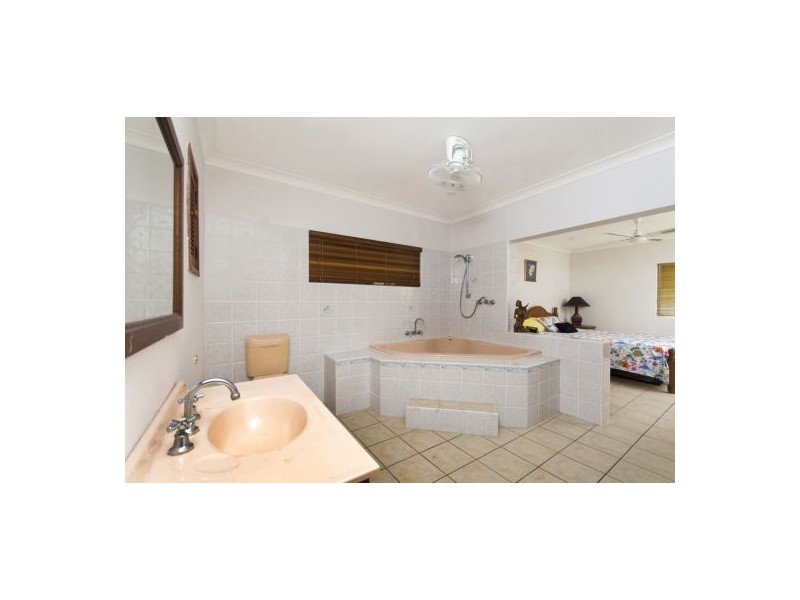6 Summertime Close, Trinity Park QLD 4879