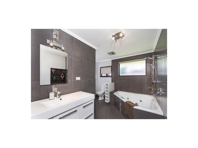182 Jensen Street, Edge Hill QLD 4870