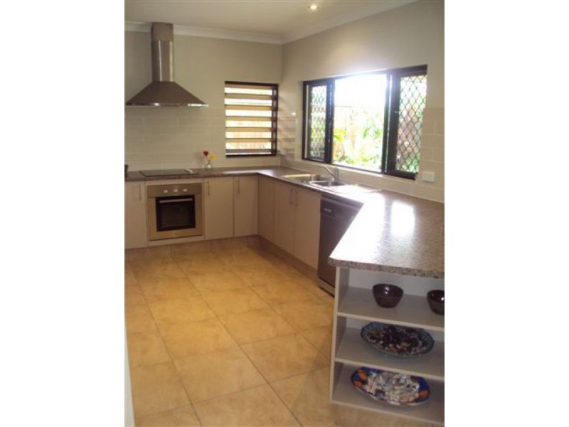 5 Springbrook Avenue, Redlynch QLD 4870