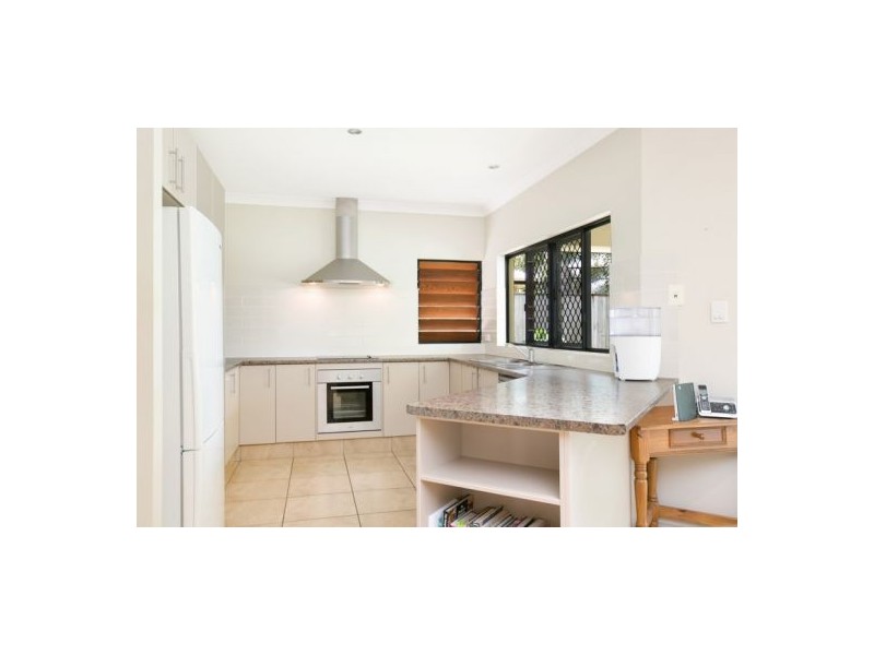 5 Springbrook Avenue, Redlynch QLD 4870