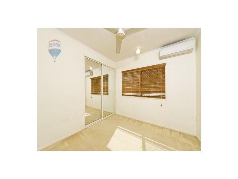 5 Sherwood Close, Brinsmead QLD 4870