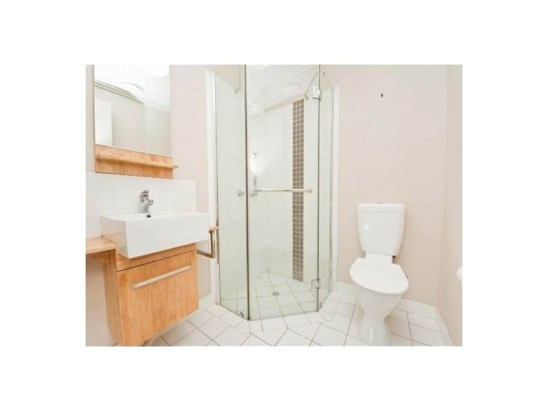 107/2-8 Centenary Close, Manoora QLD 4870