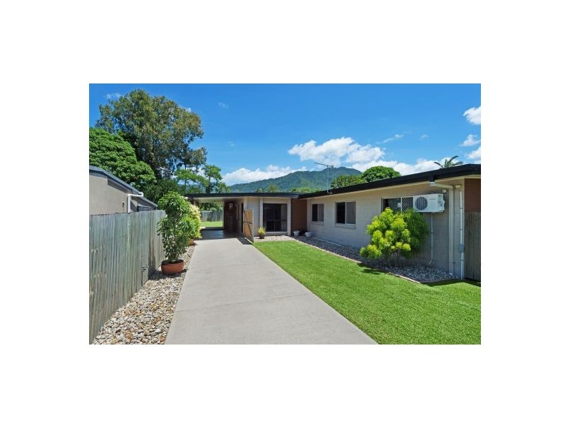 1/61 Hayward Street, Mooroobool QLD 4870