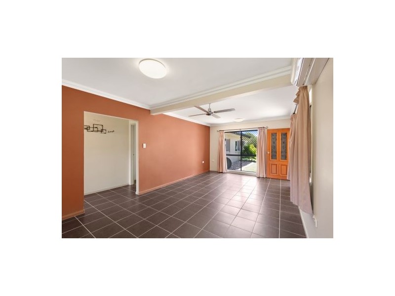 1/61 Hayward Street, Mooroobool QLD 4870