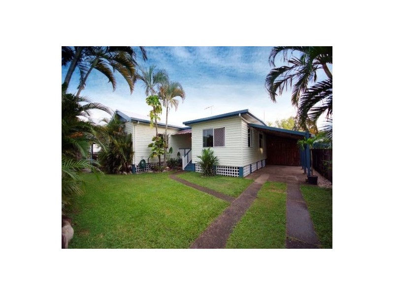 37 Collinson Street, Westcourt QLD 4870