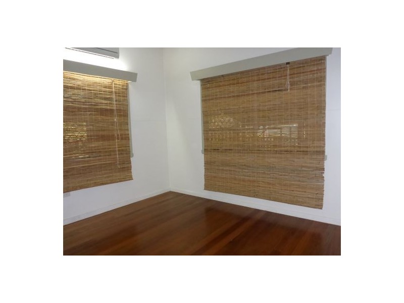 37 Collinson Street, Westcourt QLD 4870