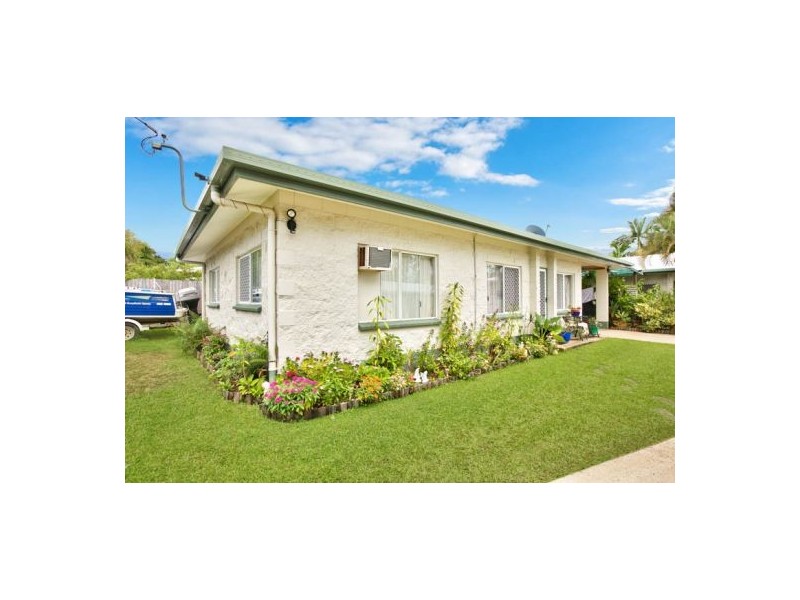 4 Deshon Street, Whitfield QLD 4870