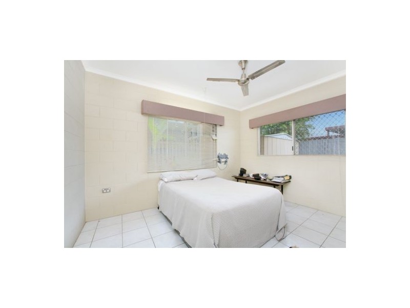 4 Deshon Street, Whitfield QLD 4870