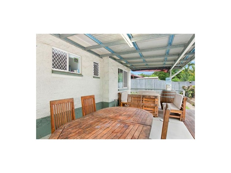 4 Deshon Street, Whitfield QLD 4870