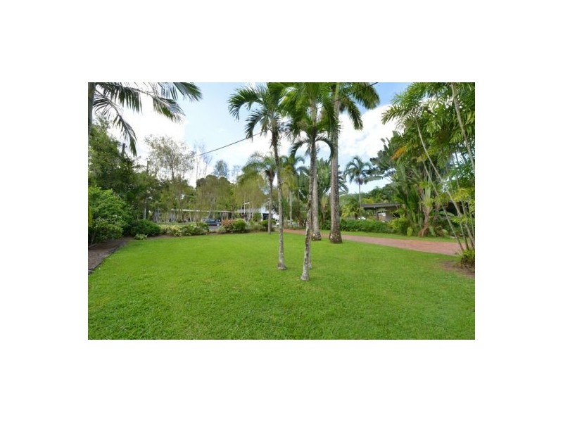 21 Hudson Street, Whitfield QLD 4870