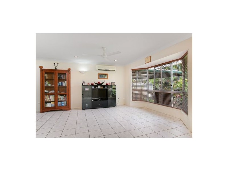 9 Granadilla Street, Holloways Beach QLD 4878