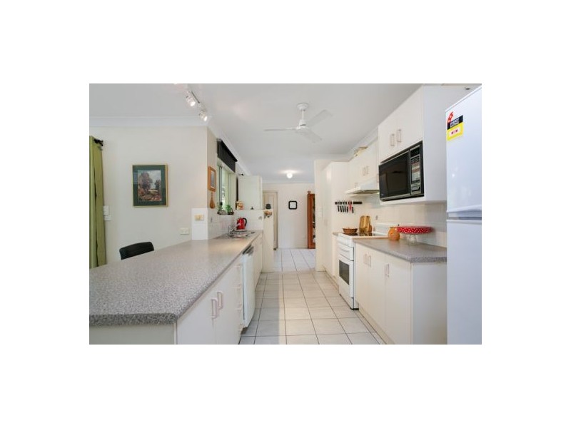 9 Granadilla Street, Holloways Beach QLD 4878