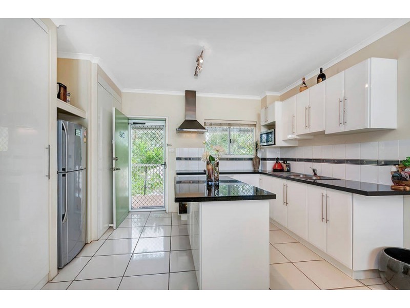 219 McLeod Street, Cairns North QLD 4870