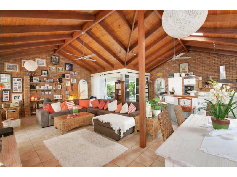 7 Caribbean Street, Holloways Beach QLD 4878
