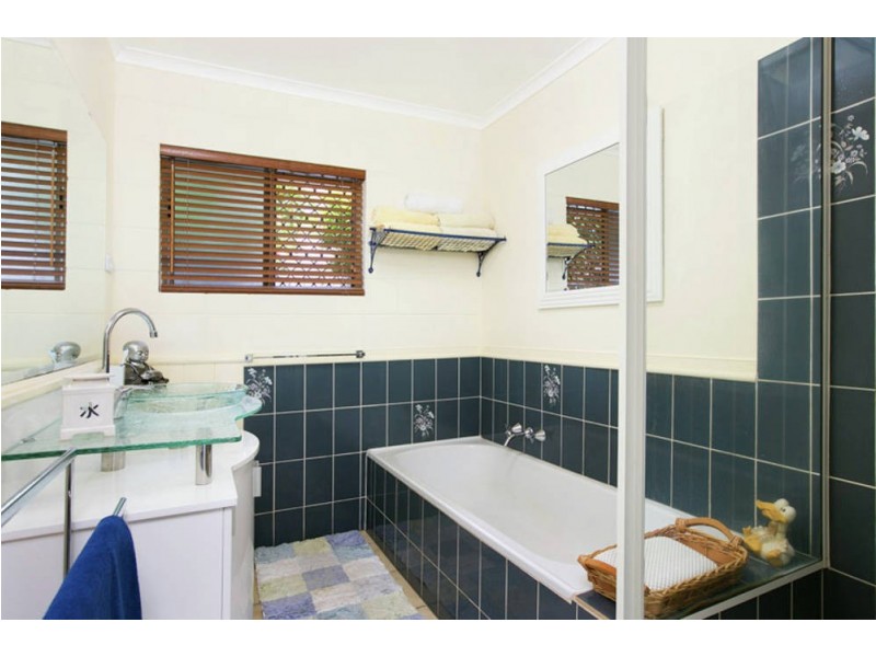 7 Caribbean Street, Holloways Beach QLD 4878
