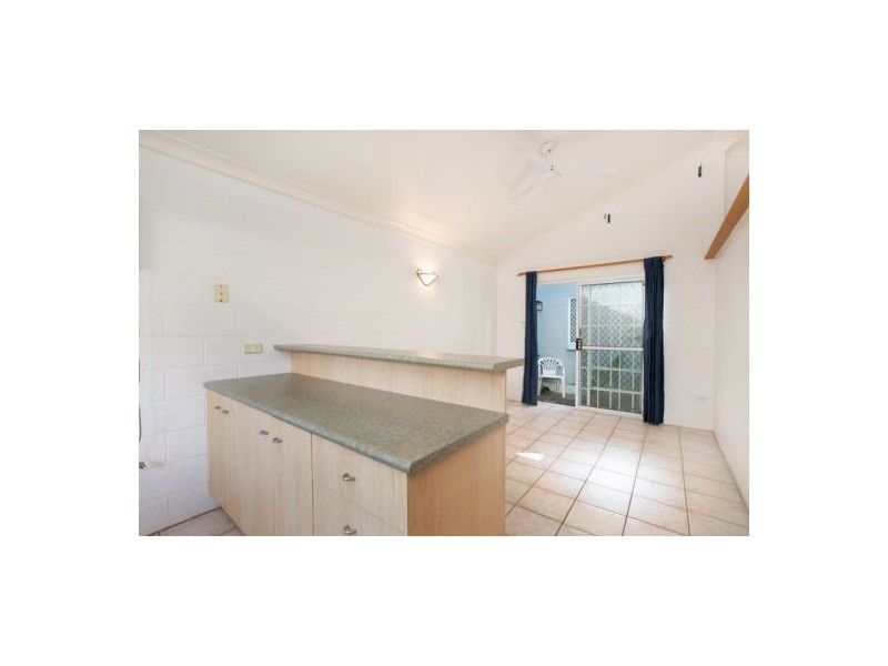5/485 McCoombe Street, Mooroobool QLD 4870