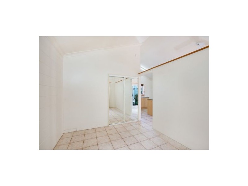5/485 McCoombe Street, Mooroobool QLD 4870