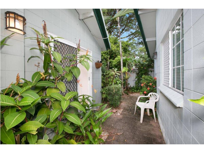 5/485 McCoombe Street, Mooroobool QLD 4870