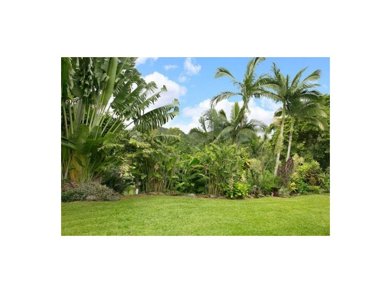 13-15 Megan Street, Freshwater QLD 4870