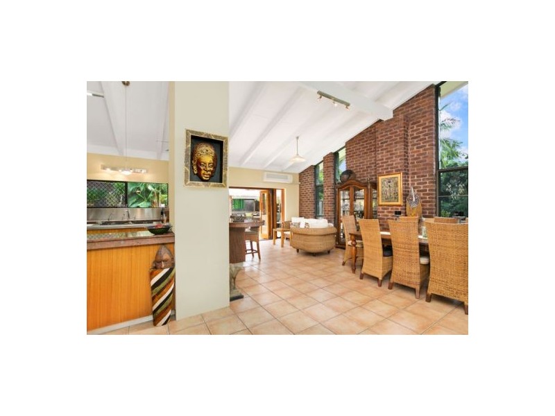 13-15 Megan Street, Freshwater QLD 4870