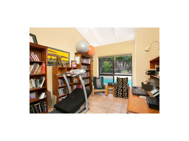 13-15 Megan Street, Freshwater QLD 4870