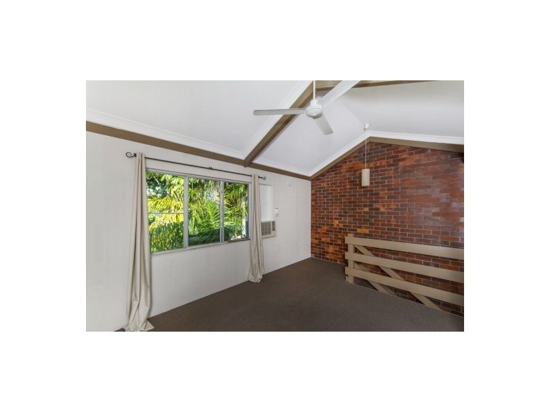 7/5 Crathern St, Edge Hill QLD 4870