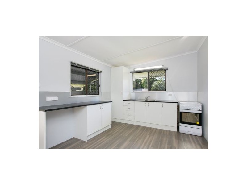 76 Reservoir Road, Manoora QLD 4870